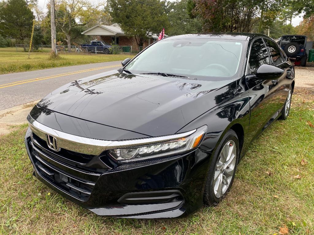 2019 Honda Accord LX's photo