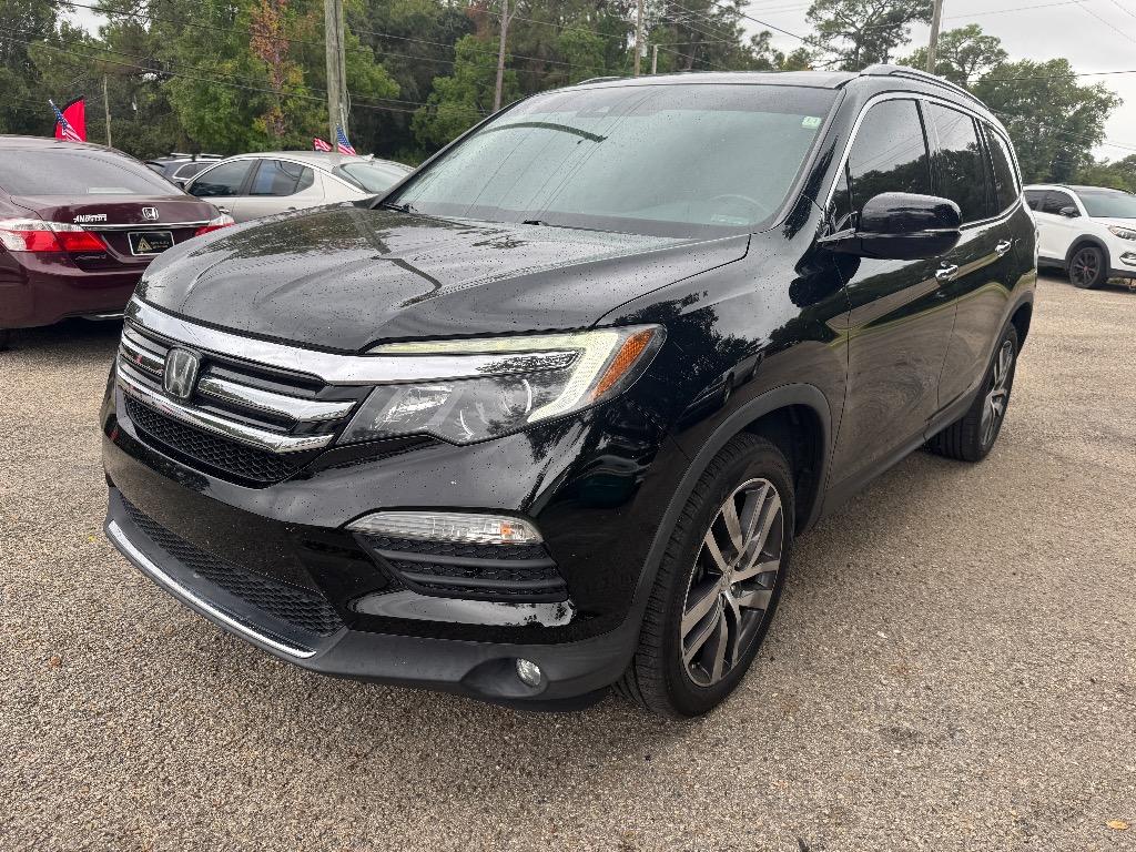 2017 Honda Pilot Touring's photo